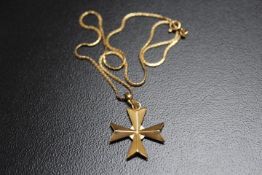 A CONTINENTAL GOLD MALTESE CROSS STYLE PENDANT ON CHAIN, pendant stamped C18, chain stamped 750,