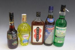 5 BOTTLES OF ASSORTED LIQUEUERS ETC CONSISTING OF 1 LITRE BOTTLE OF CREME DE MENTA, 1 bottle of