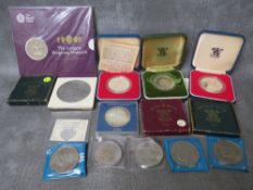 A GROUP OF COLLECTORS AND COMMEMORATIVE ISSUES, crowns 1951 x 3, 1972 silver proof, 1977 silver