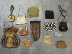 A COLLECTION OF EARLY / MID 20TH VINTAGE PURSES, various styles and periods to include metal