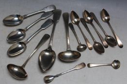 AN ASSORTMENT OF HALLMARKED SILVER FLATWARE TO INCLUDE FIVE TEASPOONS BY JOHN ZEIGLER OF