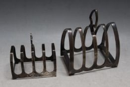 TWO HALLMARKED SILVER FOUR DIVISION TOAST RACKS, Largest W 9 cm, approx weight 164.2g