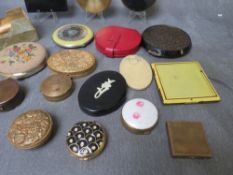 A COLLECTION OF VINTAGE POWDER COMPACTS ETC., varying designs, materials, shapes and periods,