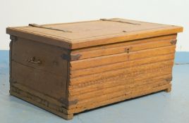 Kleine Westfälische Flachdeckeltruhe 18. Jh.