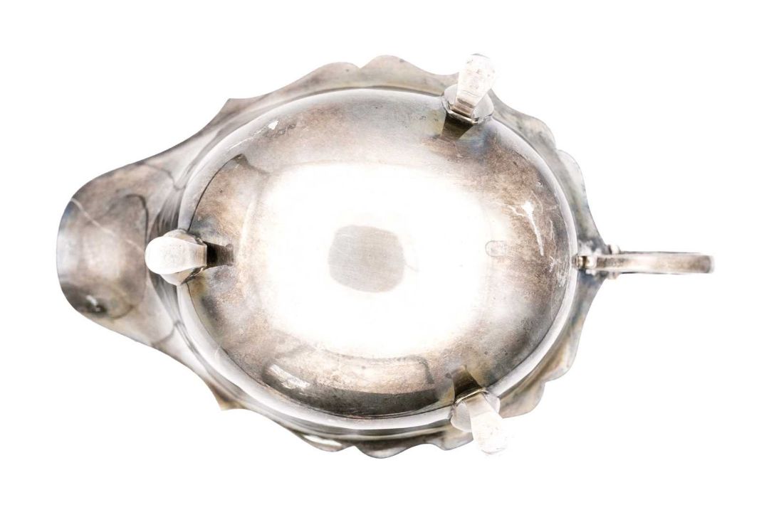 A pair of silver sauce boats by Adie Brothers Ltd. - Image 9 of 9
