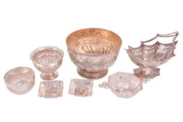 An Edwardian silver pedestal rose bowl, London 1908 by Goldsmiths and Silversmiths Company, 11.5 cm 