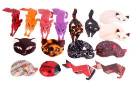 A collection of sixteen Lea Stein brooches, comprising eleven cats in various colours and designs, f