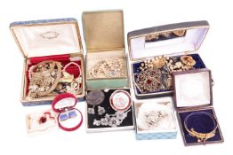 A quantity of costume jewellery, including a pair of lapis lazuli cufflinks in white metal, a miniat