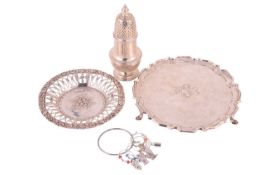 2 pieces of silver and 2 silver plated items, featuring a Sugar caster - Hallmarked London 1938. a s