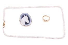 A collection of jewellery items including a 9ct gold black agate cameo horse brooch-cum-pendant toge