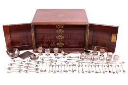 A collection of small silver items, including a modernist square section bowl, Sheffield 1930 by Hen