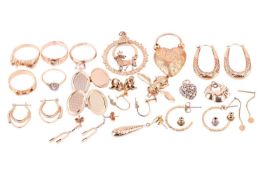 A collection of jewellery including a pair of 9ct gold cufflinks, a 9ct gold solitaire pearl ring, a