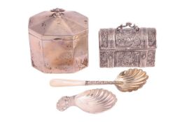 A German Hanau silver chest box, struck with British import marks, gilt interior, 7.5 cm wide; a Wal