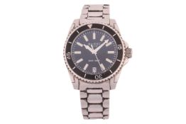A Gucci Dive quartz lady's wristwatch Model: 136.4Case Material: SteelCase diameter: 32mmDial: Black