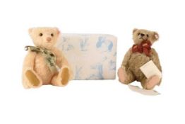 Steiff: Paul the Growler with collectors edition 1908 - 200 ribbon, original tag, no box, measuring 