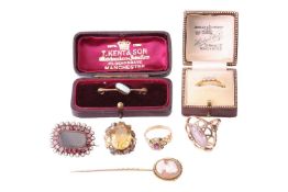 A mixed collection of jewellery items; to include a Victorian dress ring in 15ct gold, set with past