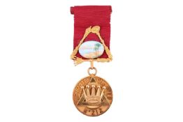 A 9ct gold Past Zerubbabel breast jewel, for the Euphrates Chapter No. 212, presented to Ex. Comp. A