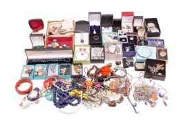 A collection of silver jewellery, costume jewellery and various items, including a malachite-set ban
