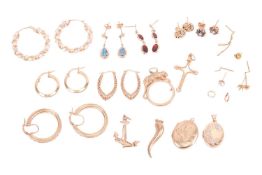 A collection of jewellery items including a pair of spiral pearl hoop earrings, in yellow metal mark