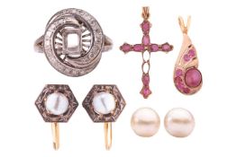 A small collection of jewellery items; to include two pairs of pearl earrings; to include a pair of 