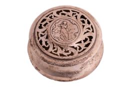 An Edwardian silver potpourri box and cover by William Comyns & Sons, with pierced foliate desig