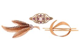 A diamond-set fern brooch, an opal and amethyst brooch and a 9ct gold brooch; A diamond-set fern bro