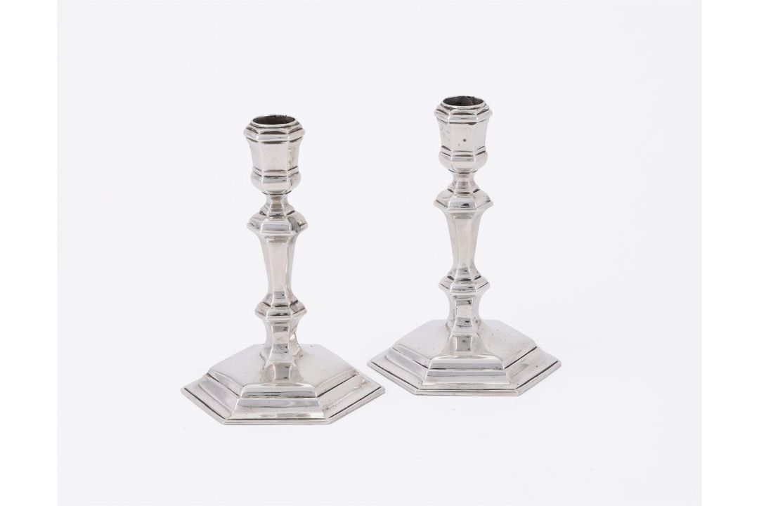 A PAIR OF VICTORIAN SILVER TAPER STICKS - Image 1 of 2