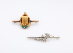 A VICTORIAN GOLD AND TURQUOISE BROOCH AND A PEARL SPRAY BAR BROOCH