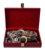 A COLLECTION OF SILVER COLOURED JEWELLERY AND COSTUME JEWELLERY