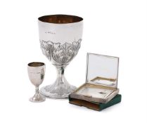 A GEORGE III SILVER PEDESTAL CUP