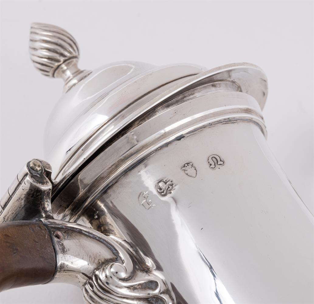 A GEORGE III SILVER BALUSTER COFFEE POT - Image 2 of 2