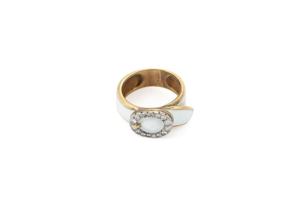 A DIAMOND AND WHITE ENAMEL DRESS RING - Image 2 of 2