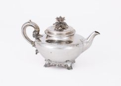 Y A GEORGE IV SILVER CIRCULAR TEA POT