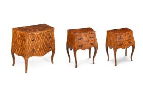 AN ITALIAN WALNUT AND CROSSBANDED CHEST OF DRAWERS, LATE 19TH OR EARLY 20TH CENTURY
