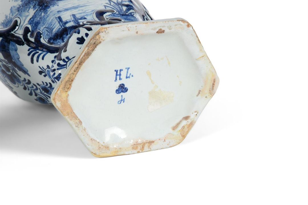 A PAIR OF DUTCH DELFT BALUSTER VASES AND COVERS, CIRCA 1900 - Image 3 of 3