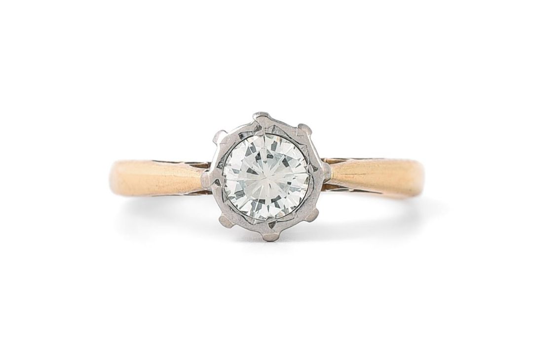 A DIAMOND SINGLE STONE RING, BIRMINGHAM 1973 - Image 1 of 2
