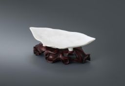 A Chinese dehua leaf-shaped ink palette