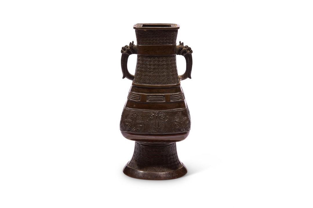 A CHINESE BRONZE 'ARCHAISTIC' VASE, LATE MING DYNASTY - Image 1 of 2