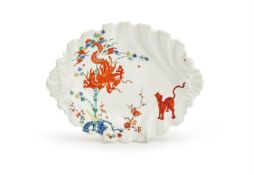 ‡ A CHELSEA PORCELAIN KAKIEMON SILVER SHAPED STAND, CIRCA 1750-1755