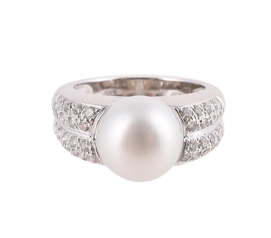 A SOUTH SEA CULTURED PEARL AND DIAMOND RING