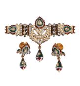 AN INDIAN ENAMELLED CENTREPIECE AND MATCHING EARRINGS
