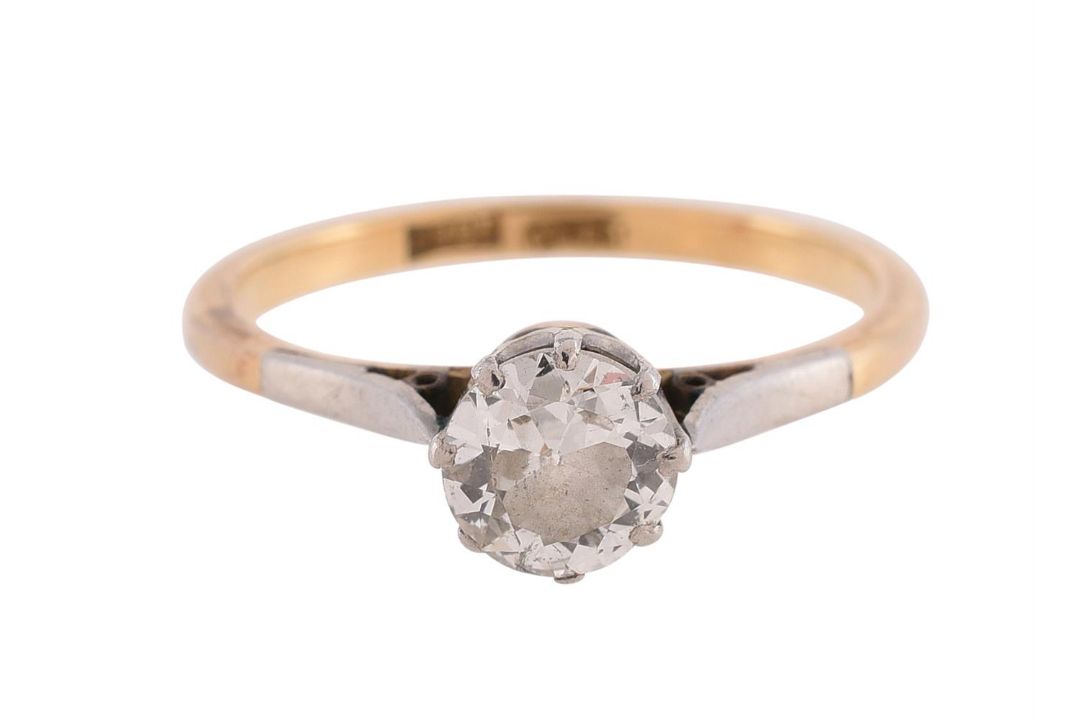 A DIAMOND SINGLE STONE RING
