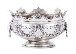 AN EDWARDIAN SILVER SHAPED CIRCULAR ROSE BOWL