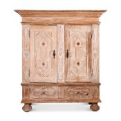 A DUTCH OAK KAS