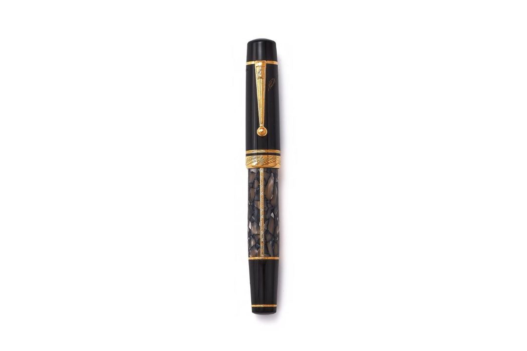 MONTBLANC, WRITERS EDITION, ALEXANDRE DUMAS, A LIMITED EDITION FOUNTAIN PEN - Image 1 of 3