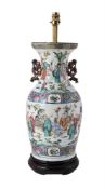 A CHINESE FAMILLE ROSE VASE, 19TH CENTURY