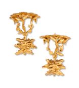 A PAIR OF GEORGE III STYLE CARVED GILTWOOD WALL BRACKETS, 19TH CENTURY