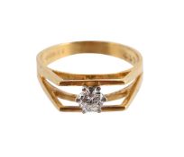 A DIAMOND SINGLE STONE RING