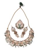 AN INDIAN EMERALD AND CULTURED PEARL NECKLACE, EARRING AND PENDANT SET