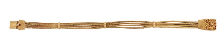 A FANCY LINK BRACELET